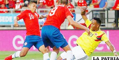 Una acción del partido jugado entre Colombia y Chile /800NOTICIAS