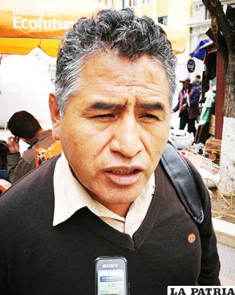 El dirigente de la Fedjuve, Samuel Mendizábal, rechaza la convocatoria de un congreso de una asociación comunitaria/ LA PATRIA