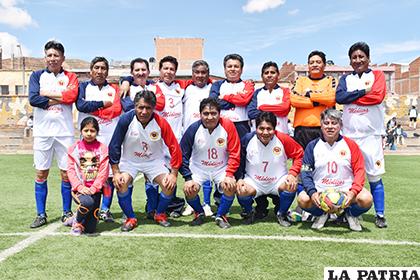 Buena victoria de Médicos en el inicio del torneo Adepro /Karina Pillco - LA PATRIA
