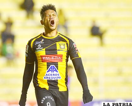 Doblete de Rolando Blackburn para el triunfo 