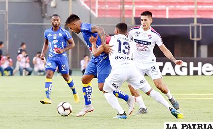 Delfín dio la sorpresa ganando en Paraguay y clasificó a la otra fase/ conmebol.com
