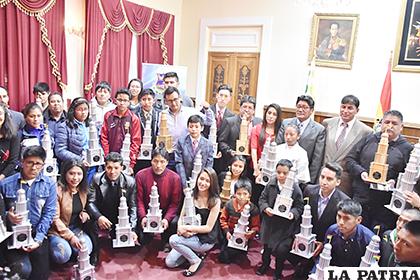 Este año se volverá a reeditar la premiación de los Faros de Oro y de Plata por parte de la Gobernación /archivo LA PATRIA