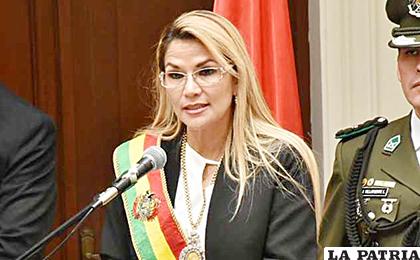 La Presidente Jeanine Áñez, en su alocución en la capital del Estado, Sucre /erbol.com.bo
