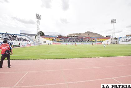 La principal preocupación es el gramado del escenario deportivo
/Reynaldo Bellota /LA PATRIA
