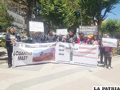 Jóvenes de la resistencia, víctimas de la injusticia y Amupei protestaron /LA PATRIA
