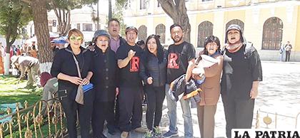Miembros de la resistencia junto al Comité Cívico ad hoc de Rosario Sandalio /LA PATRIA