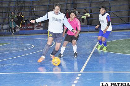 Las damas volverán a practicar el futsal /LA PATRIA /ARCHIVO