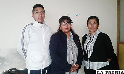 La directiva compuesta por Hendrix Rodríguez, Lizzeth Bolívar y Cintya Guzmán /cortesía Sedede