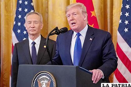 El viceprimer ministro chino, Liu He (izq.) junto al presidente estadounidense, Donald Trump (der.) /portal.andina.pe