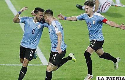 Con gol de Diego Rossi, Uruguay le ganó a Uruguay 1-0 / colombia.com