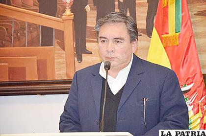 Henry Lucas Ara Pérez, contralor General del Estado /urgente.bo
