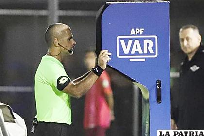 La Asociación Paraguaya de Fútbol ya tiene VAR /yahoo.com