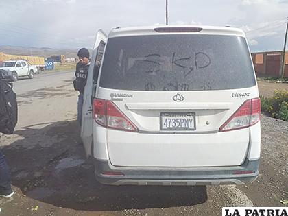 El vehículo en el cual intentaban escapar los antisociales a Potosí /LA PATRIA
