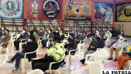 Se reunieron los representantes de cada uno de los conjuntos folklóricos / ACFO