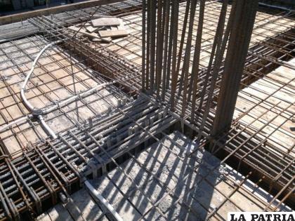 El fierro es uno de los materiales esenciales en el ámbito de la construcción / LA PATRIA