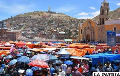 La feria del Calvario genera aglomeración /LA PATRIA