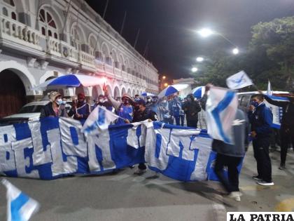 La hinchada a la espera de soluciones /LA PATRIA