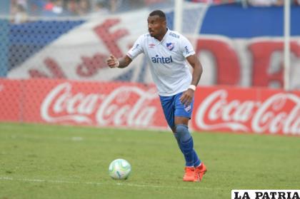Luis Felipe Carvalho, defensor uruguayo, jugará en Bolívar /RRSS