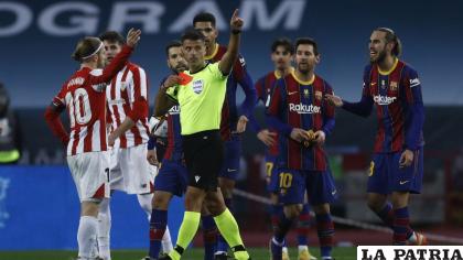 Es la primera expulsión de Messi con el primer equipo del Barcelona /as.com