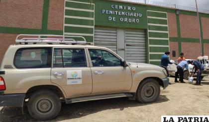 El traslado de la paciente con Covid-19 se efectuó ayer en la mañana /Defensoría del Pueblo