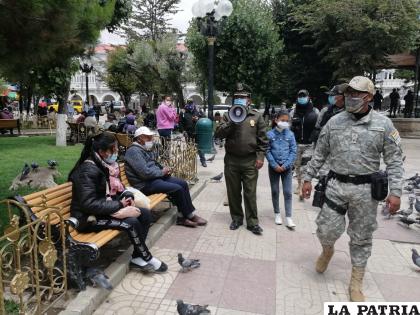 Policía promueve el uso correcto del barbijo /LA PATRIA