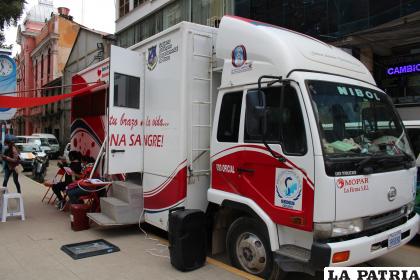 Unidad móvil del Banco de Sangre /LA PATRIA