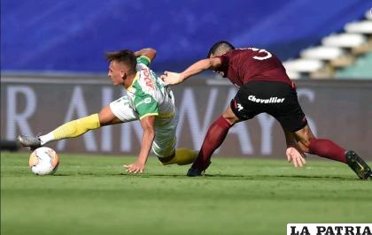 La acción del partido que al final favoreció a Defensa y Justicia que logró su primer título internacional /ole.com