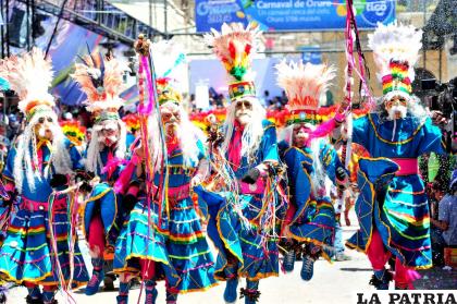 Los tobas generan amplia expectativa en el Carnaval de Oruro /LA PATRIA