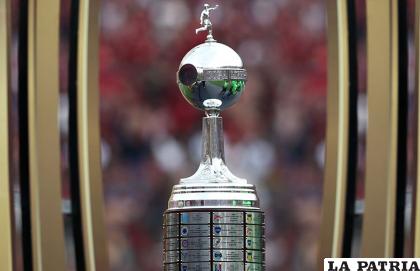 El trofeo de Copa Libertadores, el sábado tendrá un nuevo dueño /conmebol.com