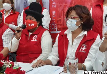 Pierina Fortún (derecha) y Lidia Lino (izquierda) /LA PATRIA