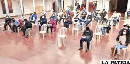 La sesión se suspendió para este sábado por la mañana /Gad-Oru