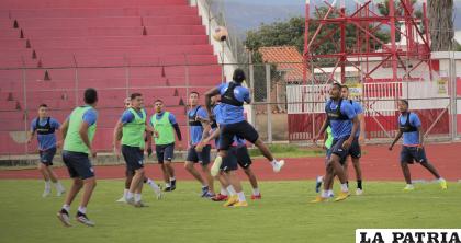 El cuadro “académico” entrena en estos días en Tarija /APG