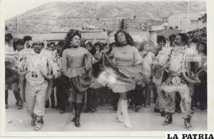 Esta fotografía data de 1971 y fue tomada en la Avenida Cívica /cortesía David Aruquipa