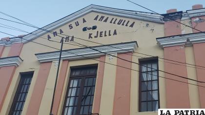 La leyenda de la Sociedad de Socorros Mutuos de Artesanos “Ama Sua, Ama Llulla, Ama Kjella”