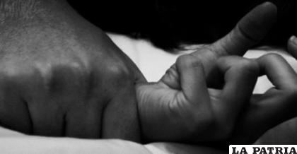 Los padres de la víctima sorprendieron al agresor y lo denunciaron / Foto referencial