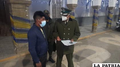 Anoche la Policía realizó un operativo en Oruro 
/Cortesía