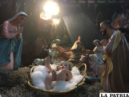 Las figuras de Jesús, José y María fueron traídas como ofrenda 
 /LA PATRIA 
