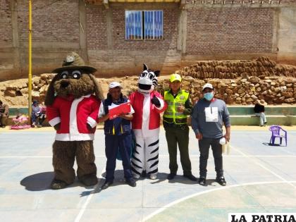Paquito y su elenco participaron de la jornada recreativa /Cortesía