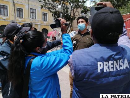 Periodistas en primera línea son susceptibles al contagio /LA PATRIA