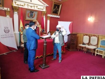 Acto de posesión del nuevo secretario de Infraestructura Pública/LA PATRIA
