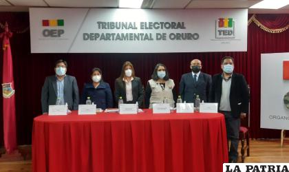 Vocales del TEDO y del TSE estuvieron presentes en el acto de inauguración del año electoral / LA PATRIA