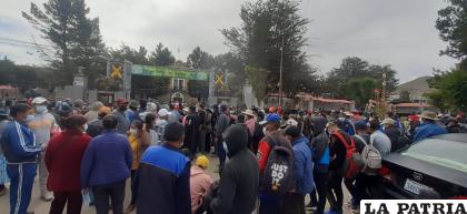 Cientos de personas esperando un cupo en el reclutamiento /LA PATRIA
