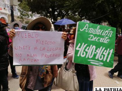 Ciudadanos rechazan la obligatoriedad del carnet de vacuna 
/LA PATRIA