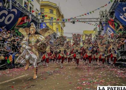 La festividad orureña unía a propios y extraños en la devoción a la Virgen del Socavón /Archivo LA PATRIA
