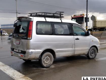 El vehículo impactado tiene daños de consideración /la patria