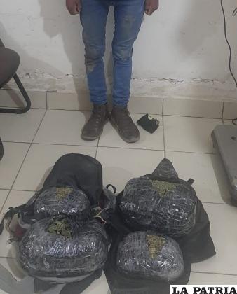 El sindicado llevaba droga en ambas mochilas /cortesía
