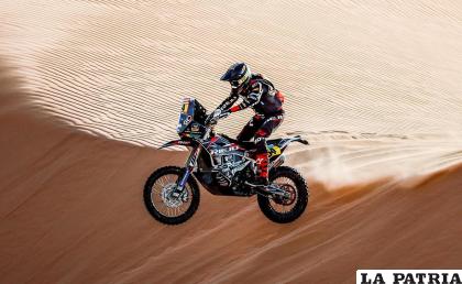 Daniel Nosiglia en plena competencia en el desierto de Bisha /Team Nosiglia