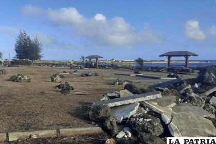 Esta foto proporcionada por Broadcom Broadcasting muestra un área dañada en Nuku’alofa, Tonga /Marian Kupu /Broadcom Broadcasting vía AP