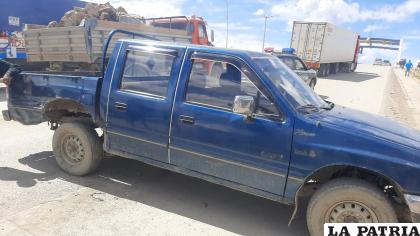 La camioneta fue chocada en la parte derecha / LA PATRIA