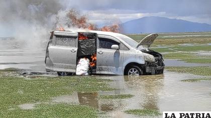 Tres motorizados fueron incinerados / Viceministerio de Lucha Contra el Contrabando
